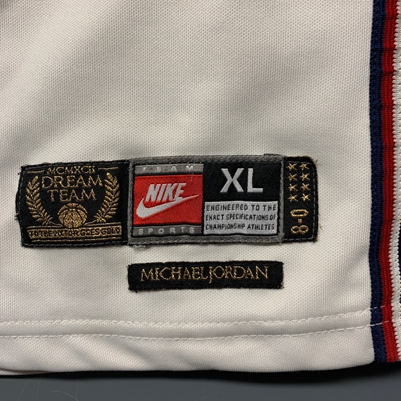 Michael Jordan Jersey - Picture 4 of 4